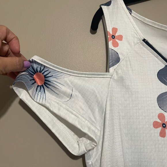 White blouse with flowers, Medium, Just Fashion Now, NWT - Picture 7 of 7